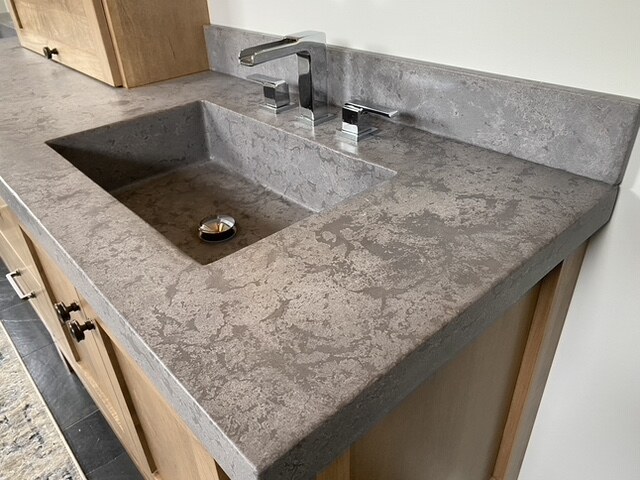 Integrated rectangular concrete sink and vanity top